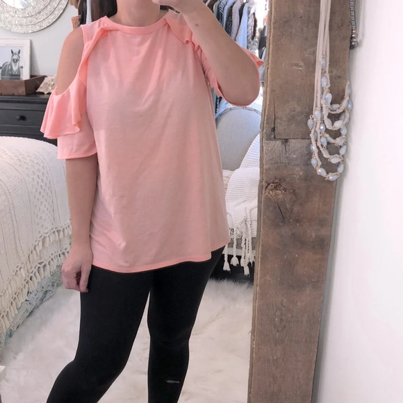 1.4.3 Story Lineup medium peach cold shoulder top - Picture 1 of 4